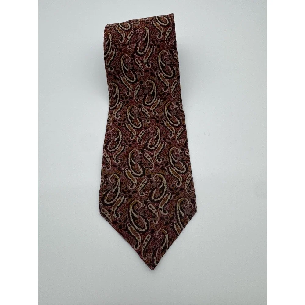 Giorgio Armani Cravatte Silk Tie Red Paisley Pattern Made in Italy Designer Tie